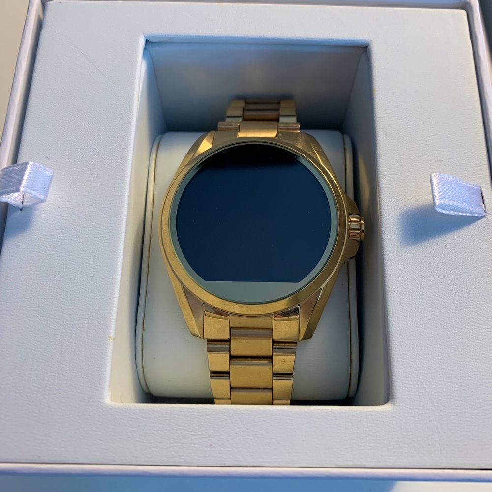 Michael Kors Access Watch💛🤍